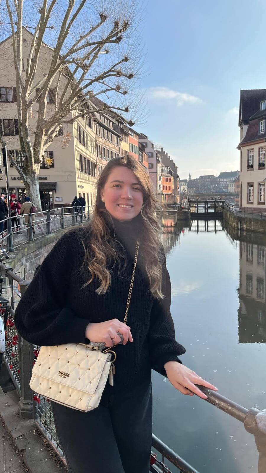 Acolhimento em português no exterior com Manoela Santos
