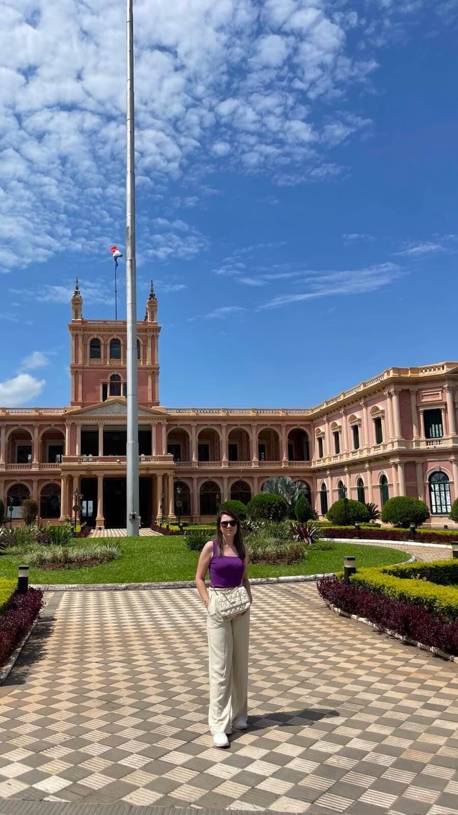 Manoela Santos, psicanalista brasileira em viagem